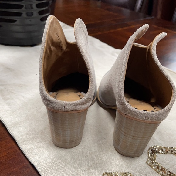 Chinese Laundry Mules - Picture 4 of 5